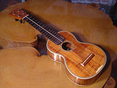 La uke ukulele - 弦楽器